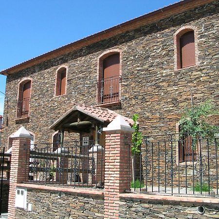 Casa Rural Pena Falcon Torrejón el Rubio Екстериор снимка