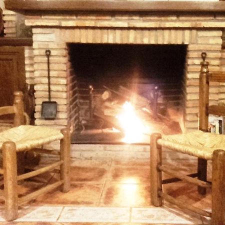 Casa Rural Pena Falcon Torrejón el Rubio Екстериор снимка