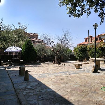 Casa Rural Pena Falcon Torrejón el Rubio Екстериор снимка