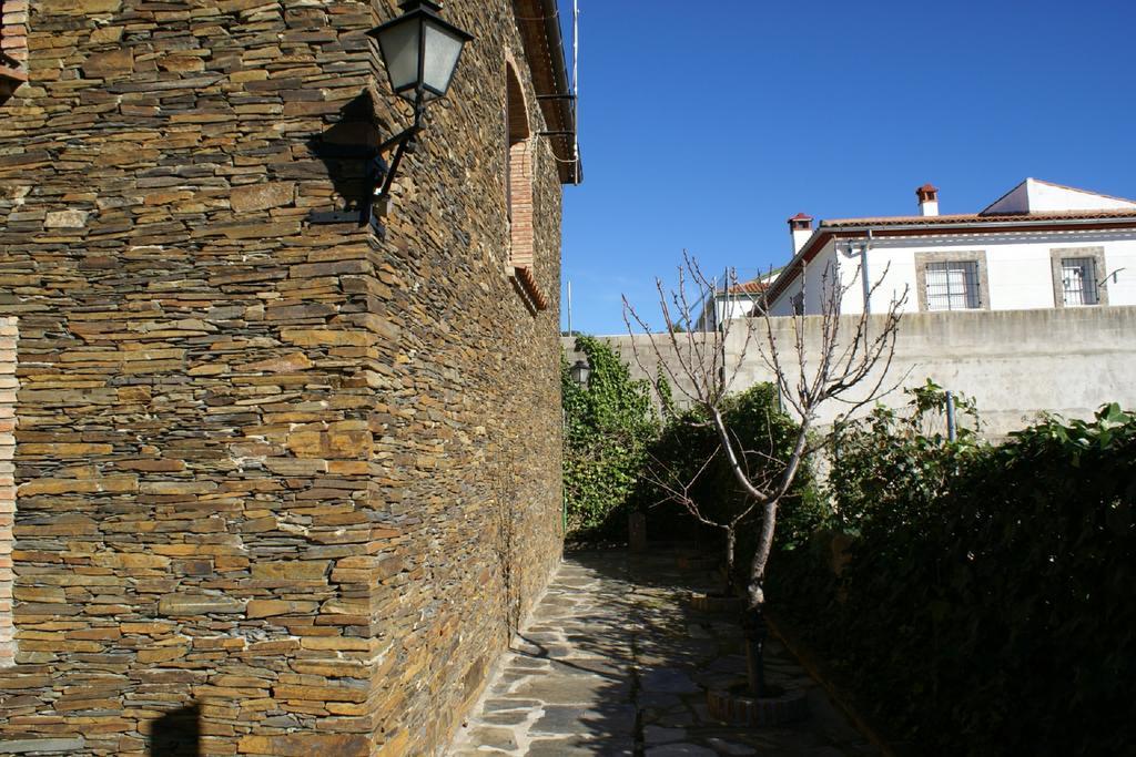 Casa Rural Pena Falcon Torrejón el Rubio Екстериор снимка