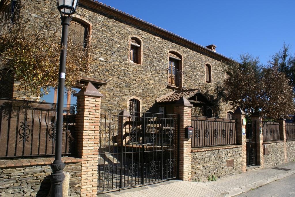 Casa Rural Pena Falcon Torrejón el Rubio Екстериор снимка