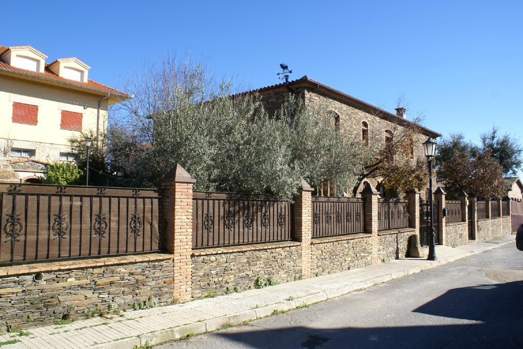 Casa Rural Pena Falcon Torrejón el Rubio Екстериор снимка