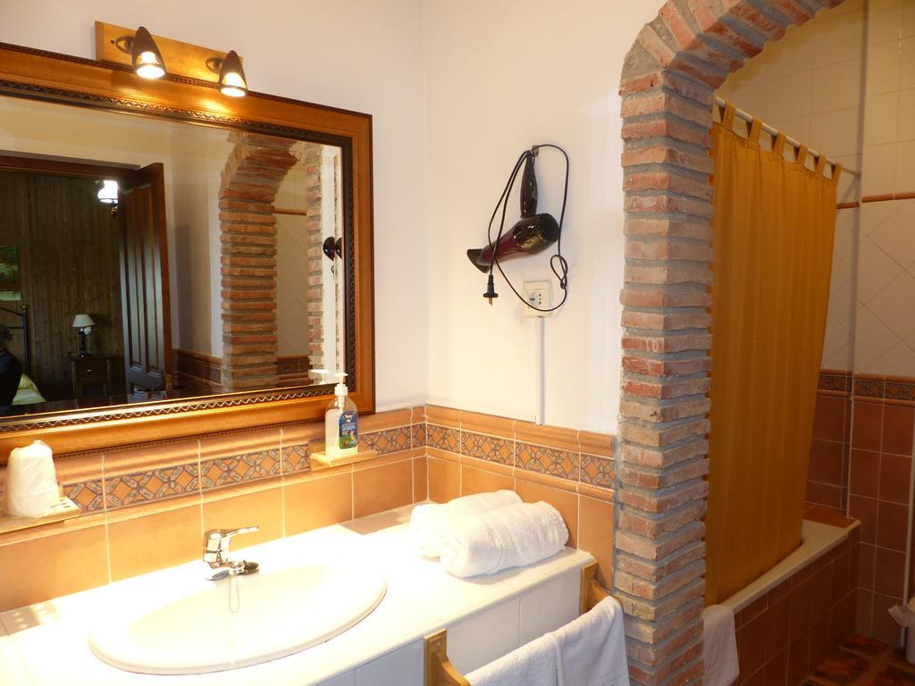 Casa Rural Pena Falcon Torrejón el Rubio Екстериор снимка