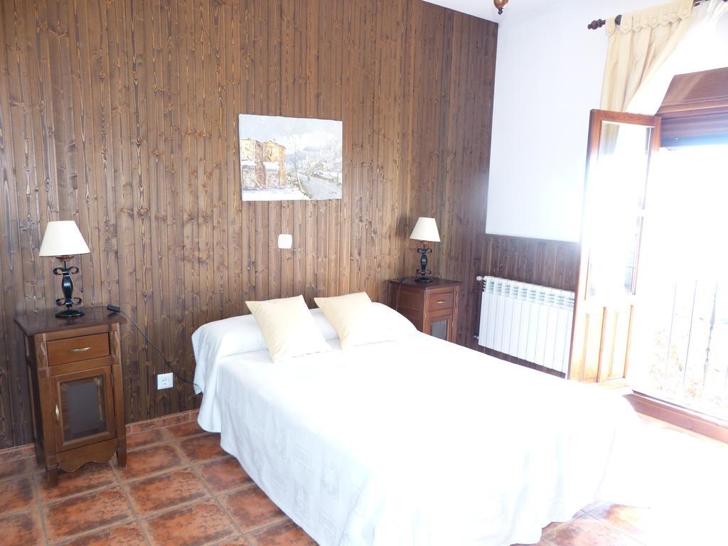 Casa Rural Pena Falcon Torrejón el Rubio Стая снимка