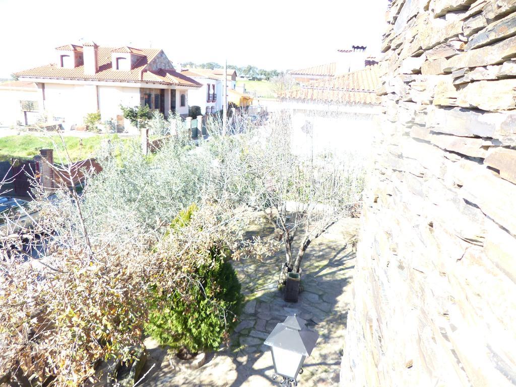 Casa Rural Pena Falcon Torrejón el Rubio Екстериор снимка