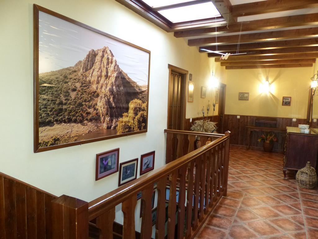 Casa Rural Pena Falcon Torrejón el Rubio Екстериор снимка