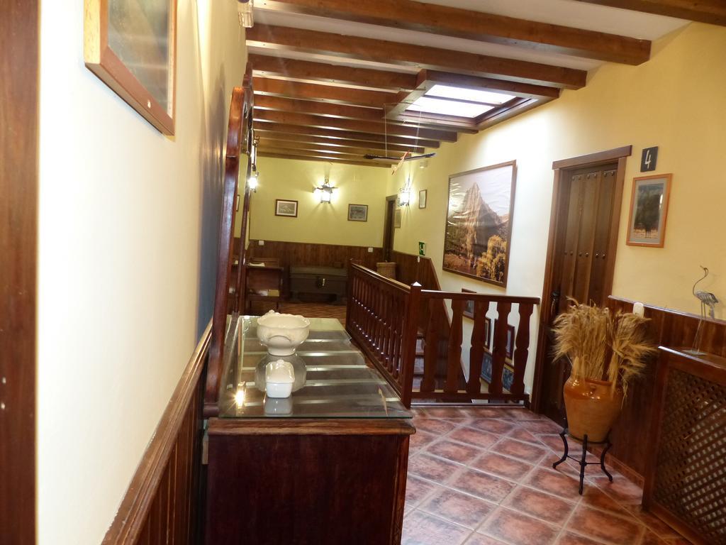 Casa Rural Pena Falcon Torrejón el Rubio Екстериор снимка