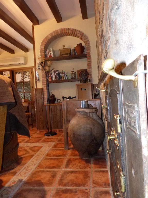 Casa Rural Pena Falcon Torrejón el Rubio Екстериор снимка
