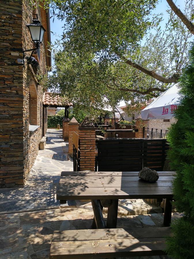 Casa Rural Pena Falcon Torrejón el Rubio Екстериор снимка