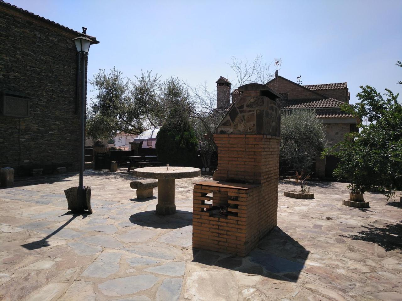 Casa Rural Pena Falcon Torrejón el Rubio Екстериор снимка