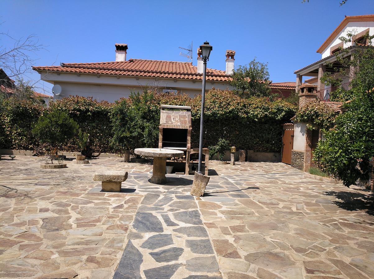 Casa Rural Pena Falcon Torrejón el Rubio Екстериор снимка